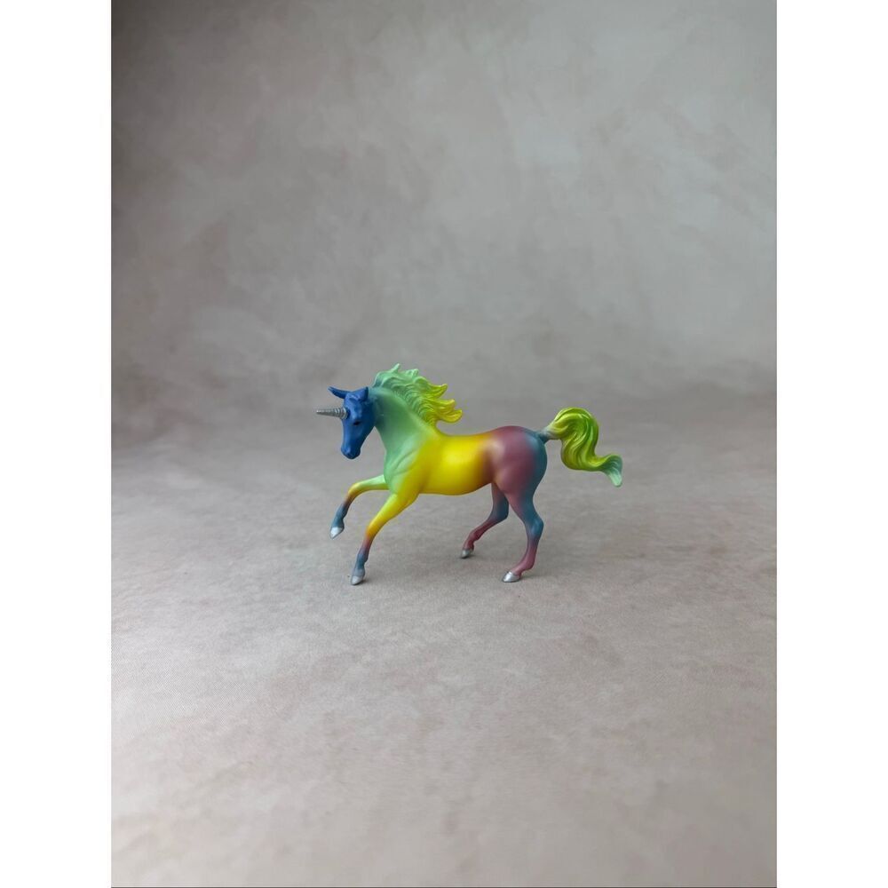Breyer Stablemate Unicorn Crazy Surprise Series 2 Surprise Horse Chase Piece